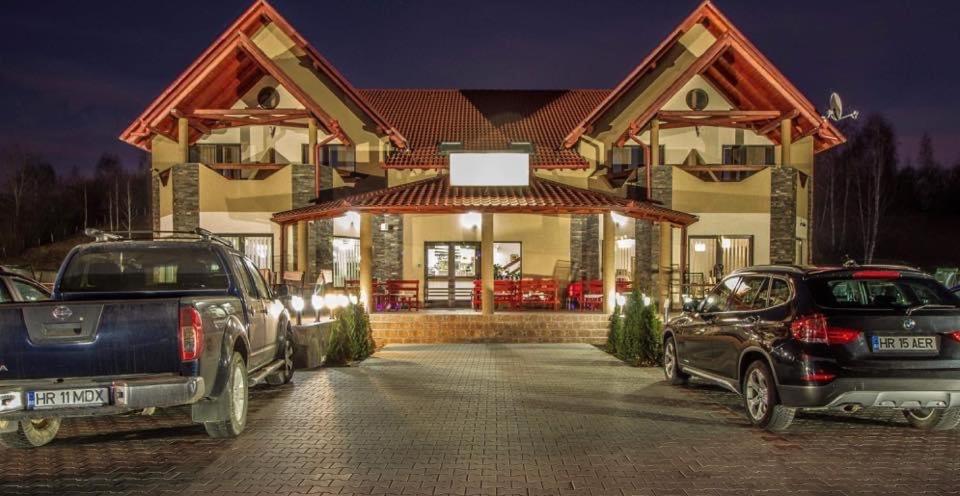 Aranykakas Etterem Es Panzio Bed & Breakfast Sîndominic Eksteriør bilde