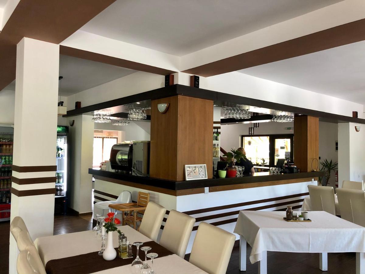 Aranykakas Etterem Es Panzio Bed & Breakfast Sîndominic Eksteriør bilde